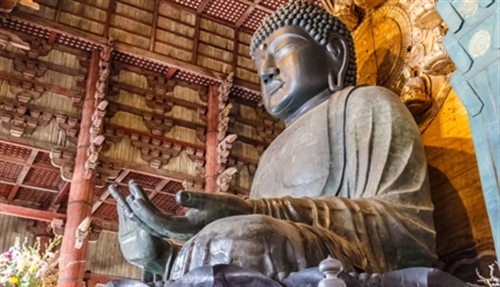 Bezoek de 16 meter hoge Boeddha