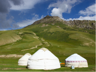 Groepsreis kirgizië; bergmeren, adelaars en nomad...