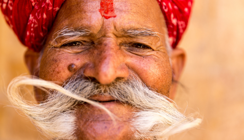 ‘Wiebelende’ hoofden en onbeschaamd staren