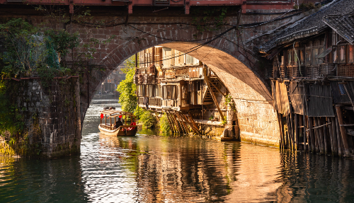 Fenghuang: historie en charme